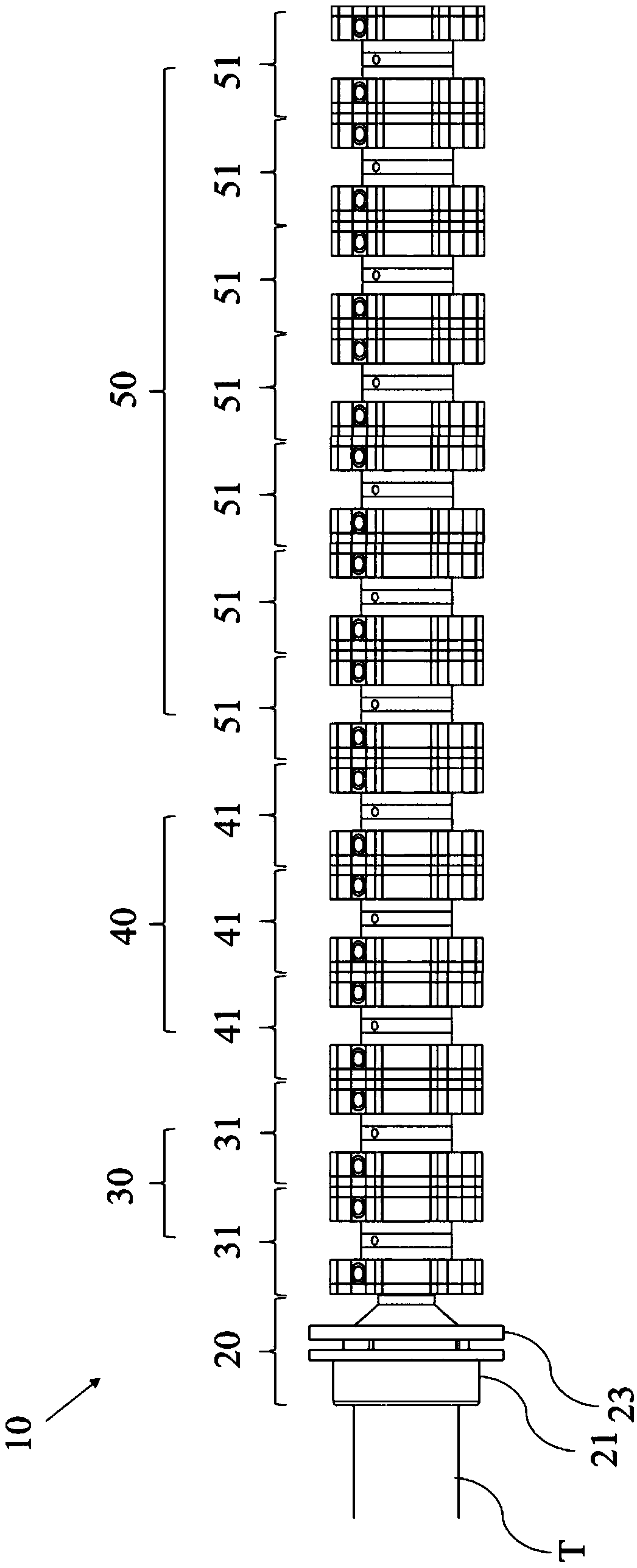 Asymmetric heat conducting flow passage based tar cooling and collecting device