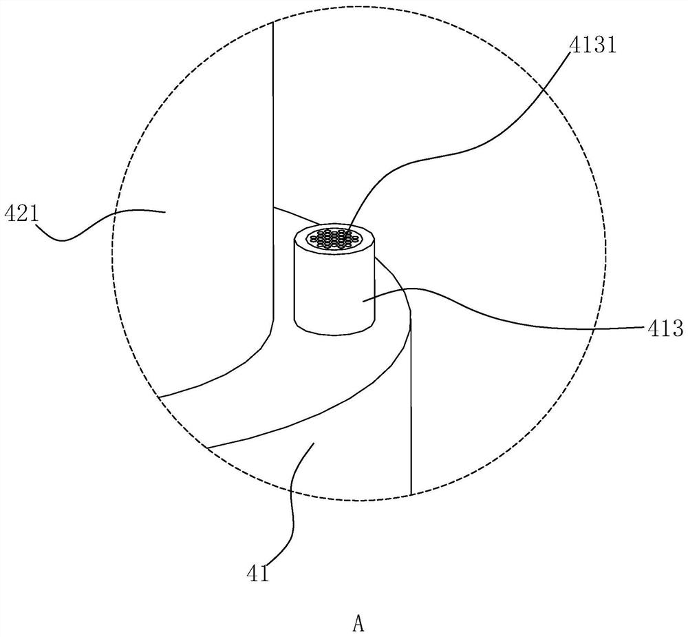 Thin-film drip irrigation device and construction method thereof