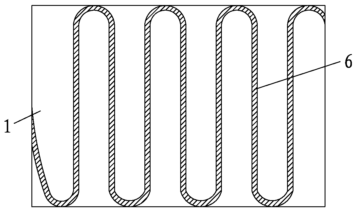 Battery and battery pack with heat dissipation member