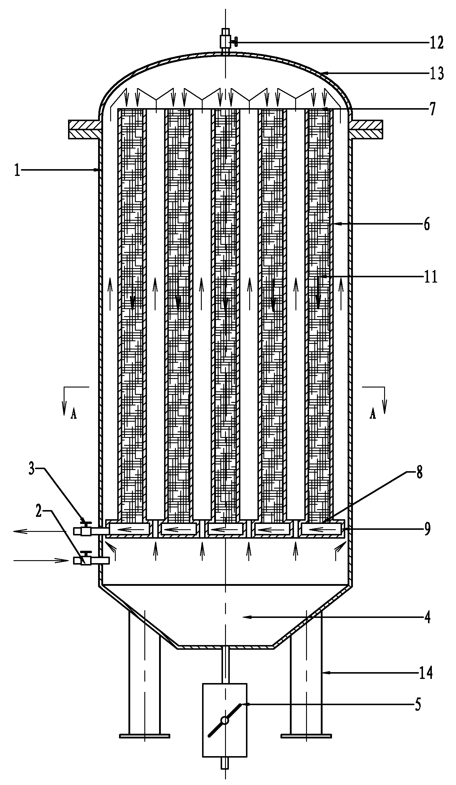 Filter for filtering synthetic produced liquid in production process of dimethylformamide and filtering method thereof