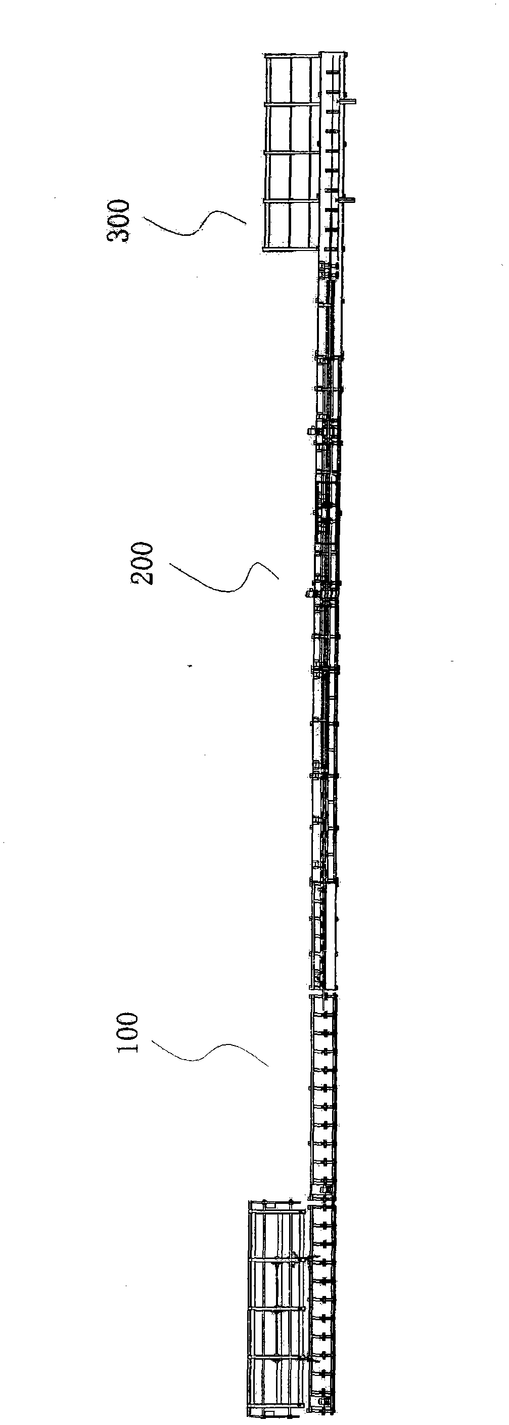 Machine tool for continuously quenching slender steel pipe