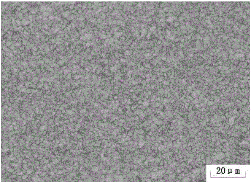 Manufacturing method of low alloy steel thick plate with surface-layer ultra-fine grain ferrite