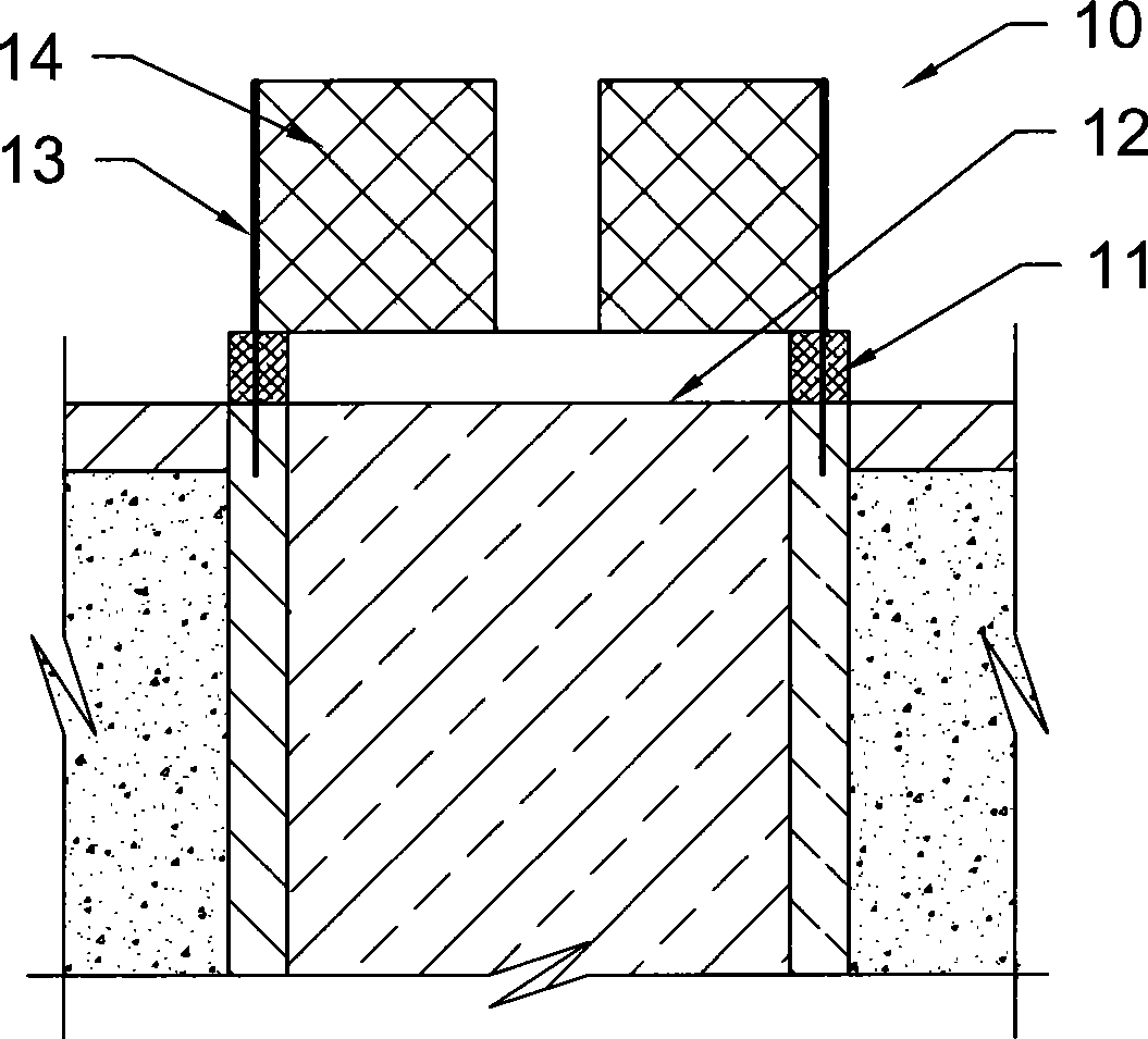 Safeguard device on manhole pile head and setting method thereof