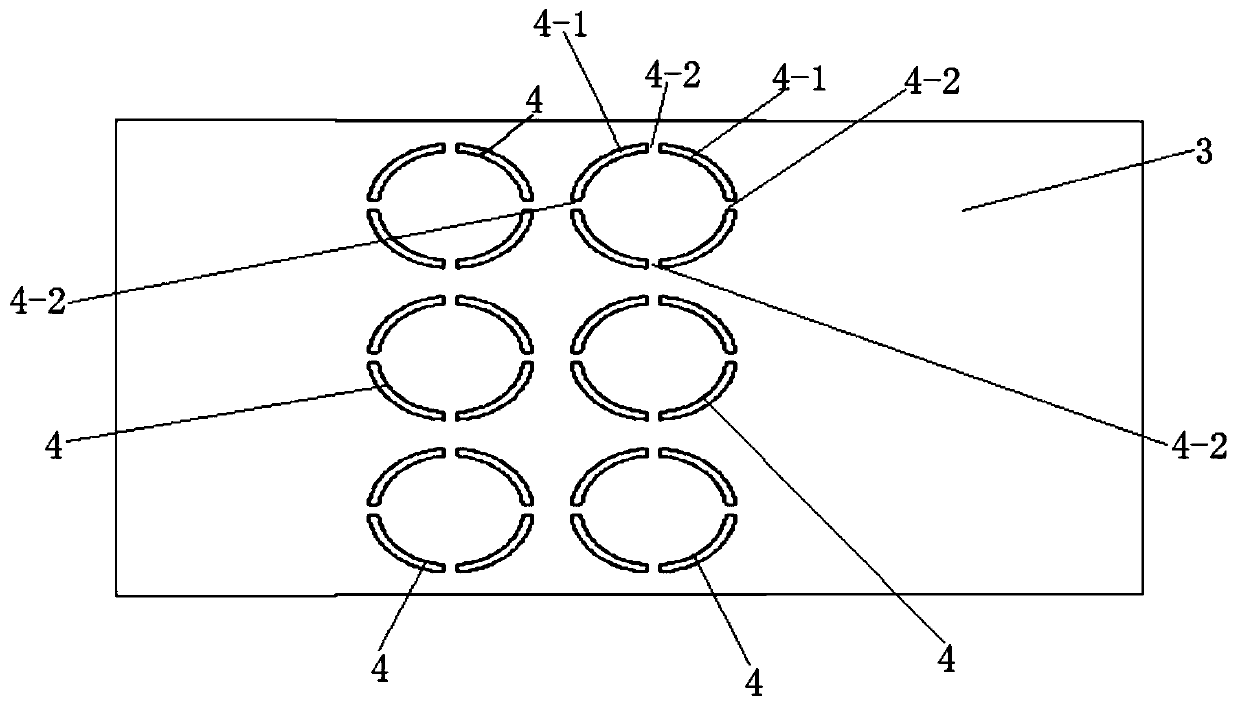 A device for cutting papaya semi-automatically