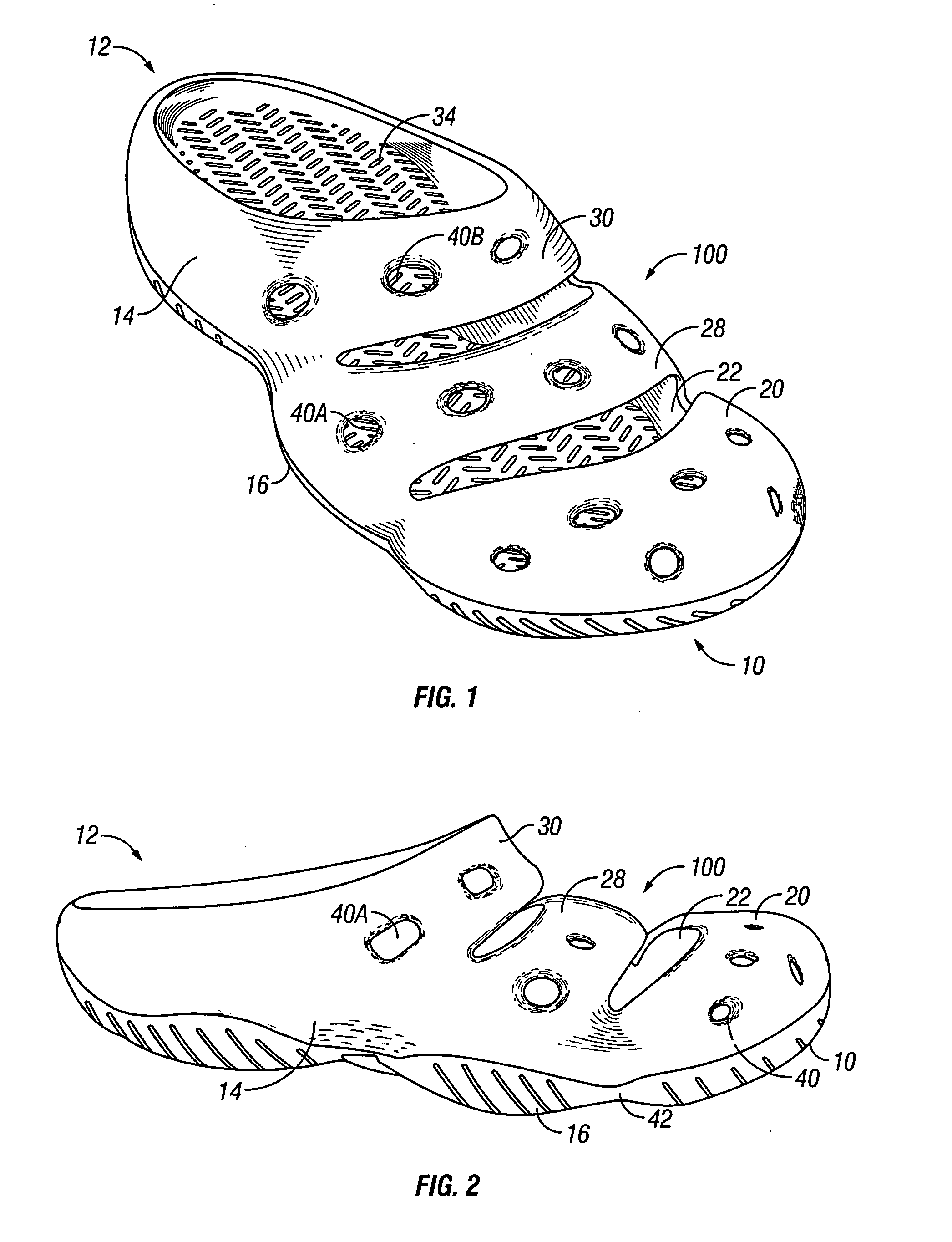 Footwear having an enclosed and articulated toe