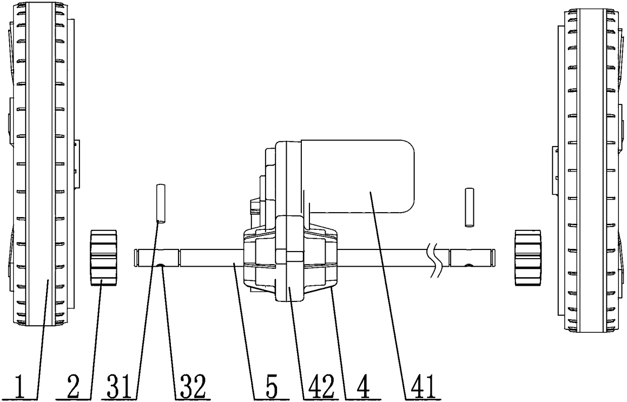 Power-assisted transmission structure for traveling machine