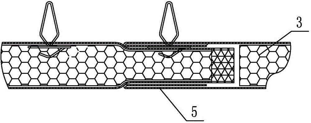 End-to-end connected lining cushion and production method thereof