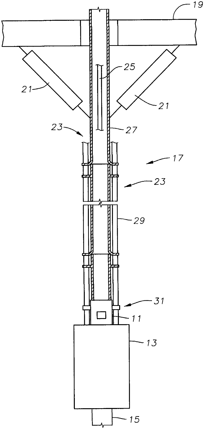 Drilling riser adapter (11) connecting member possessing submarine operation