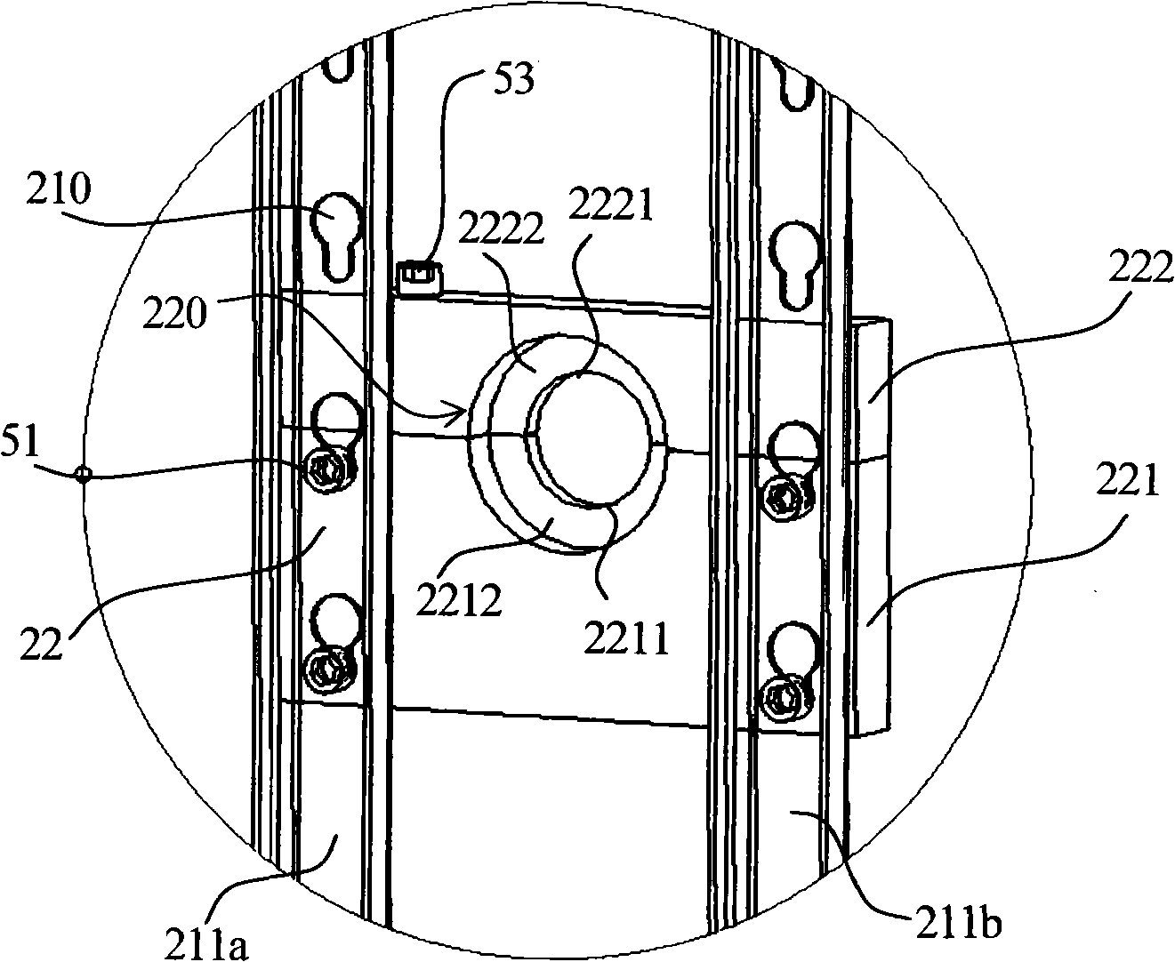 Container with transport structure and transport structure thereof