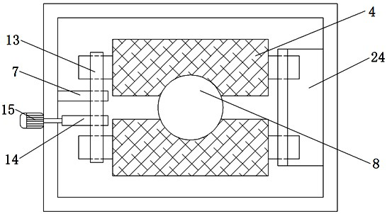 Double-roller type crushing device for paraformaldehyde production