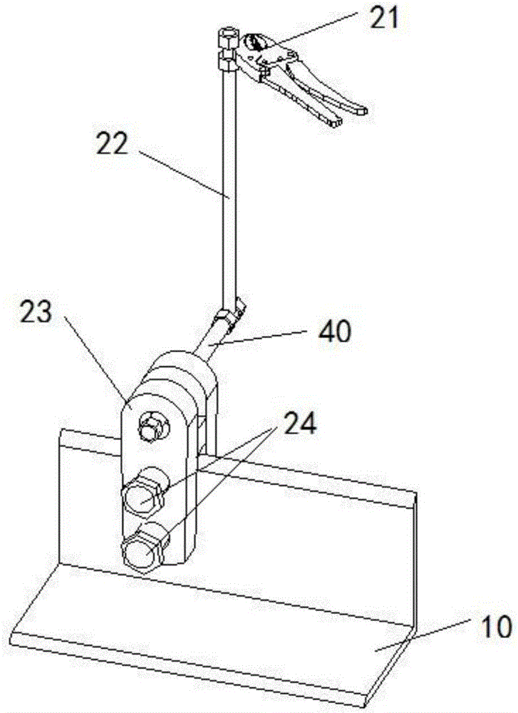 Suspension type pouring-leveling device in building operations and pouring method