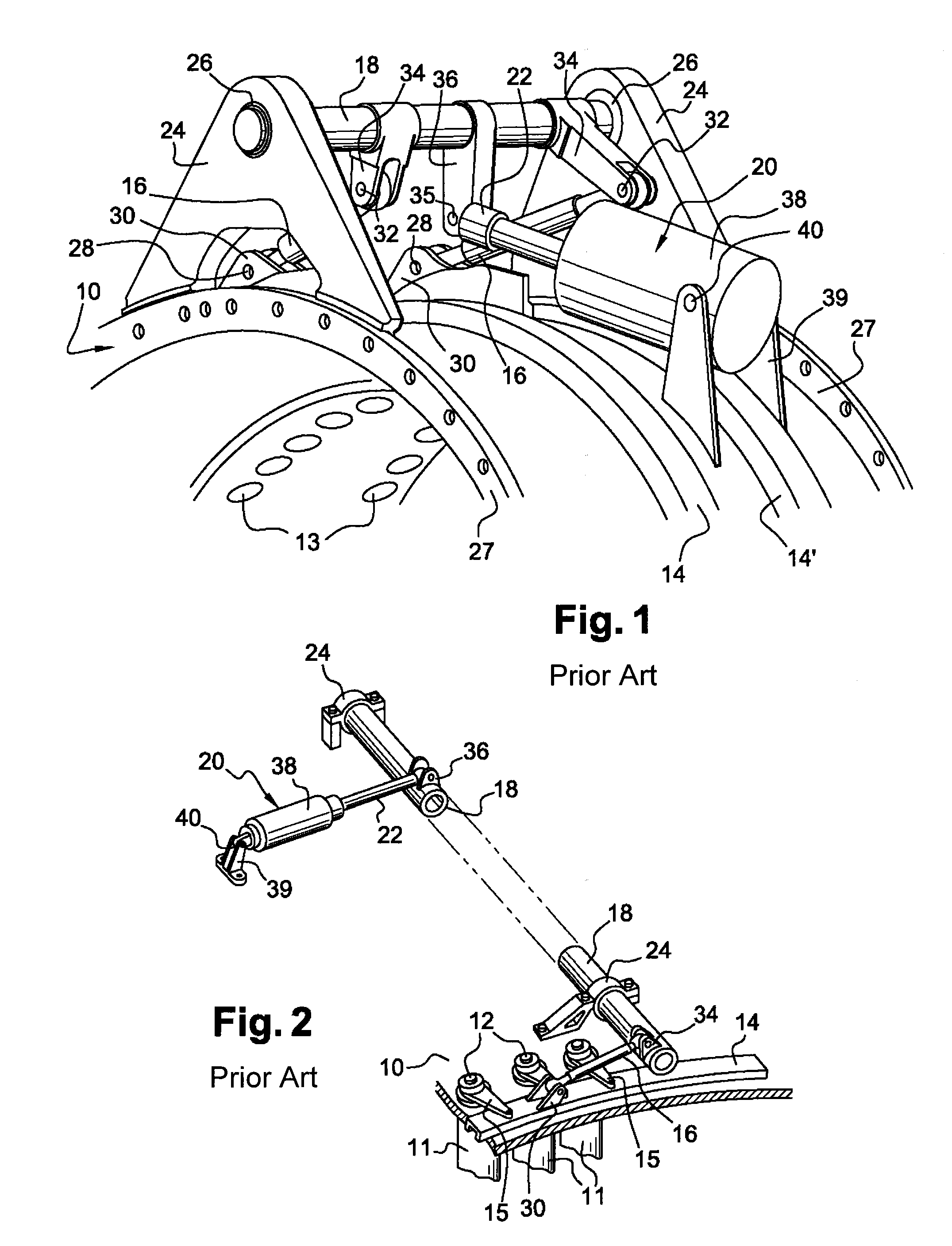 Device for controlling variable-pitch blades in a turbomachine compressor