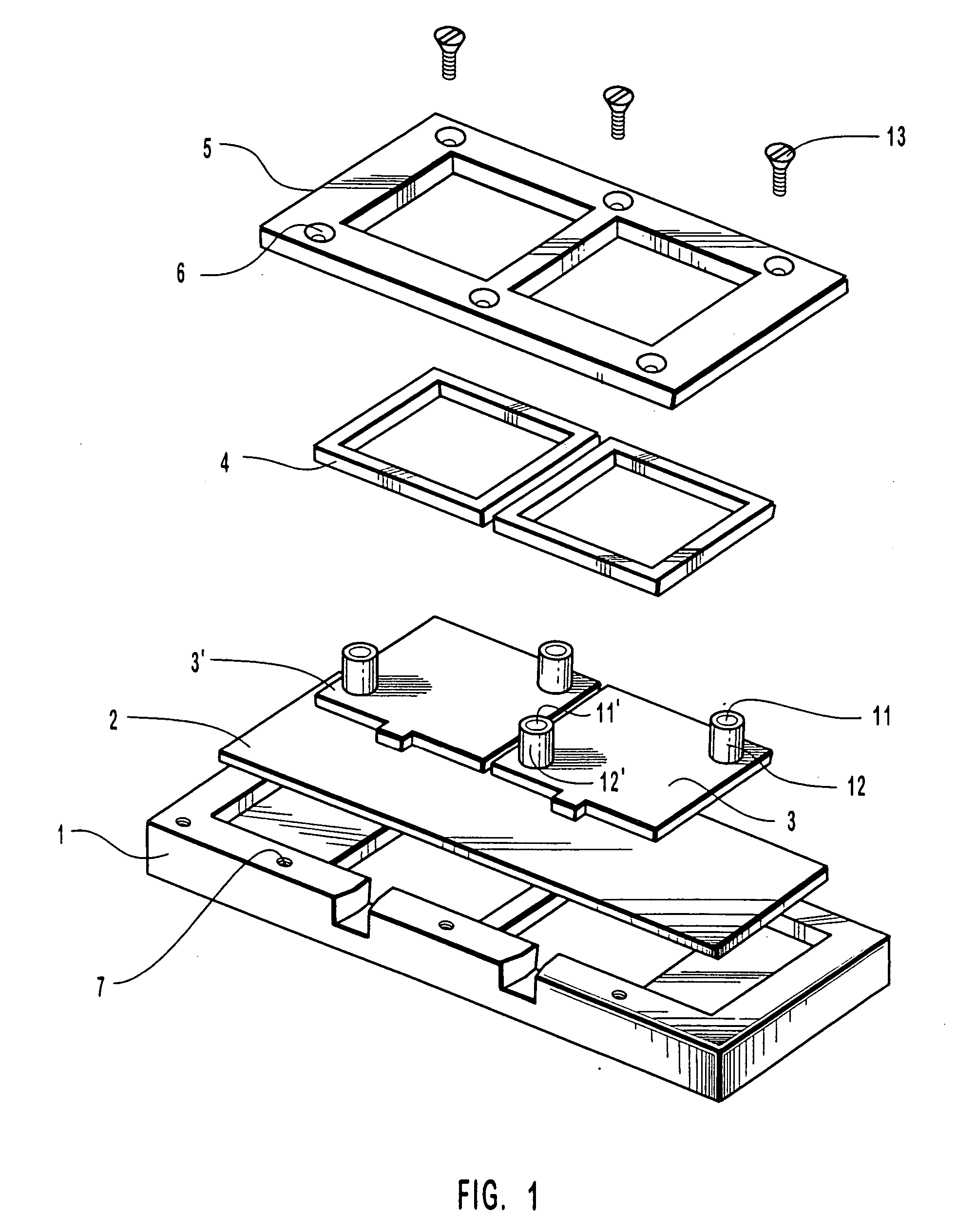 Apparatus and method for conducting chemical or biochemical reactions on a solid surface within an enclosed chamber