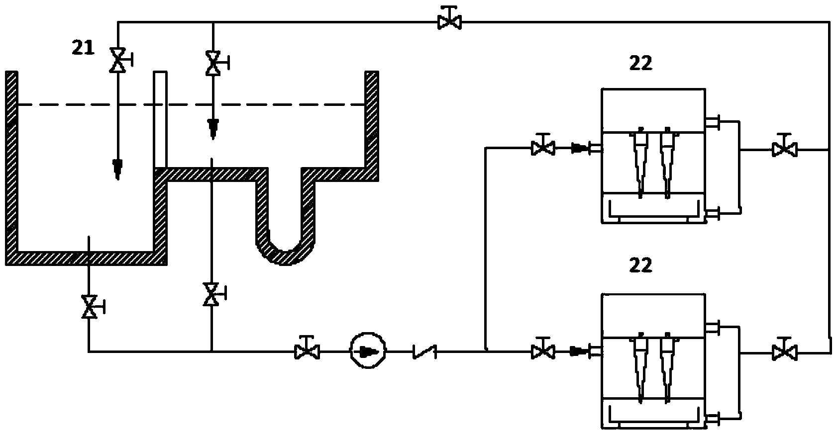 Cyclone purification method and device for cooling water of purification loop of reactor pit of a pressurized water reactor nuclear power plant