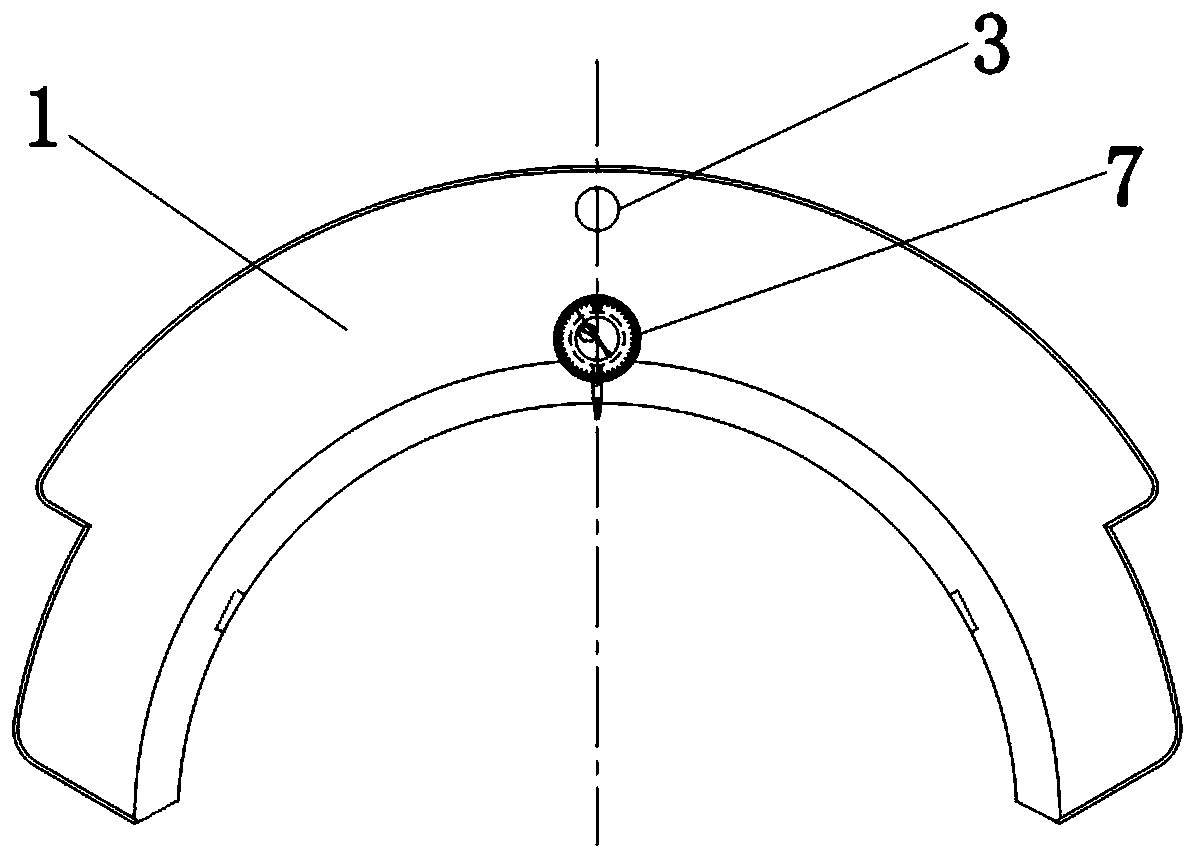 Shaft and hole roundness measurement tool and using method thereof