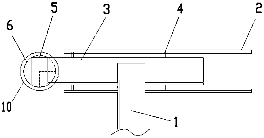 Rotary feeding device capable of improving tobacco shred dipping uniformity and distribution method