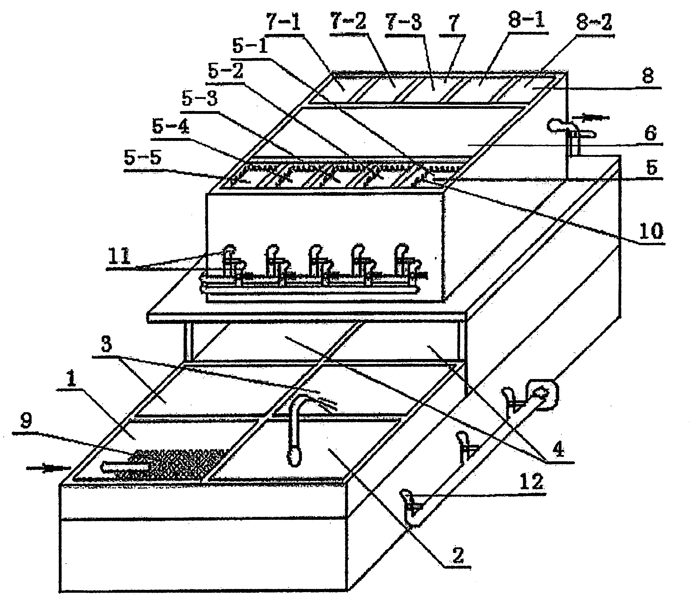 Method of Deep Sewage Treatment without Sludge Discharge and Device Therefor