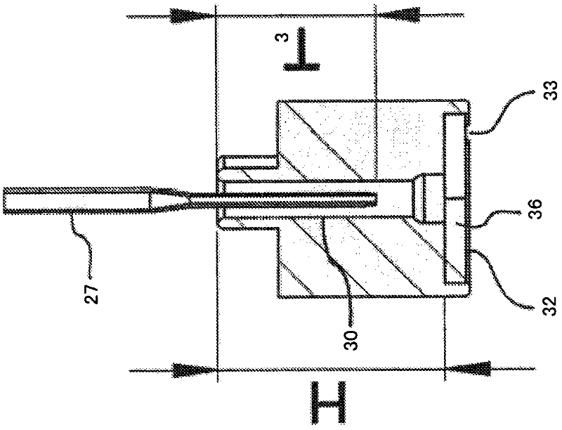 Automated analysis device with an automatic pipetting device and a pipetting needle rinsing station