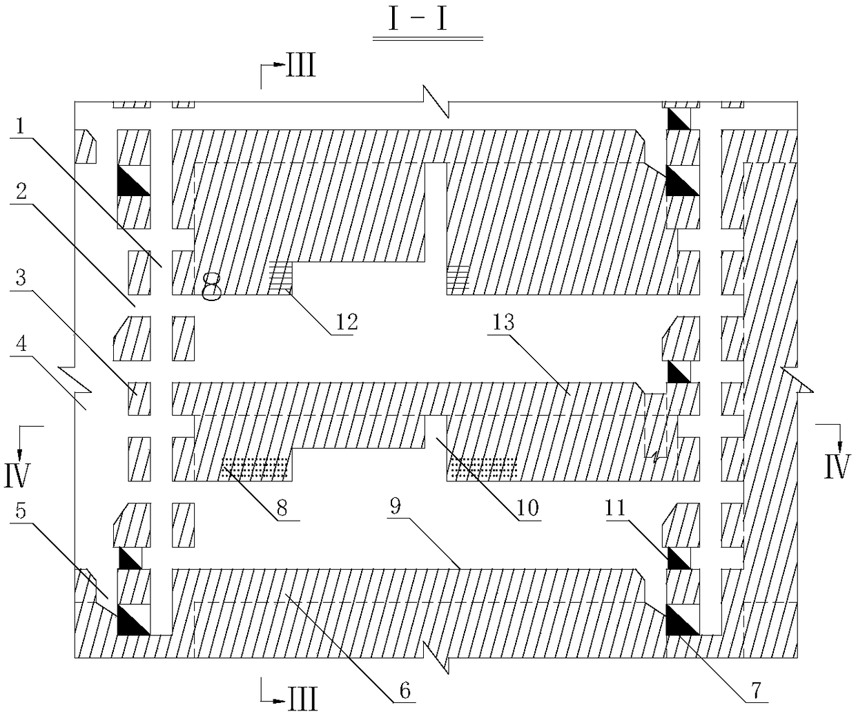 Shallow-hole rock drilling blasting force-electric rake cooperative transportation segmented mine mining method