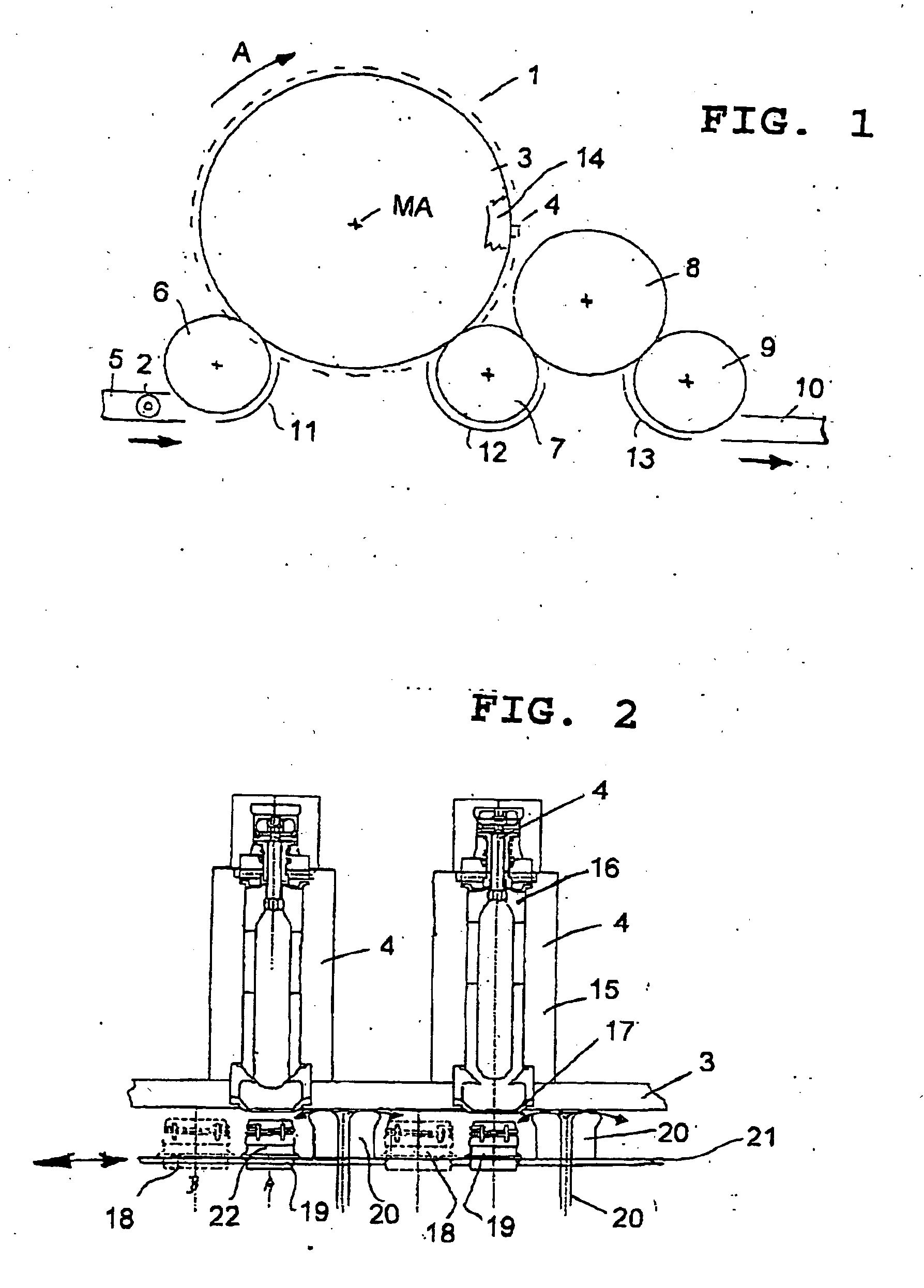 Beverage bottling plant for filling bottles with a liquid beverage filling material, having an apparatus for exchanging operating units disposed at rotating container handling machines