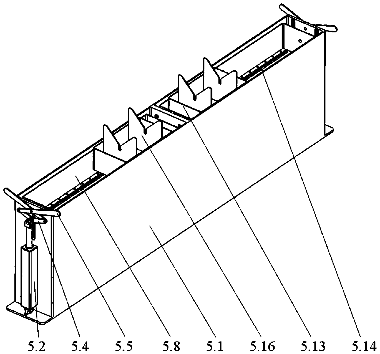 Automatic kelp harvesting platform with structure of reducing floating ball clamping possibility