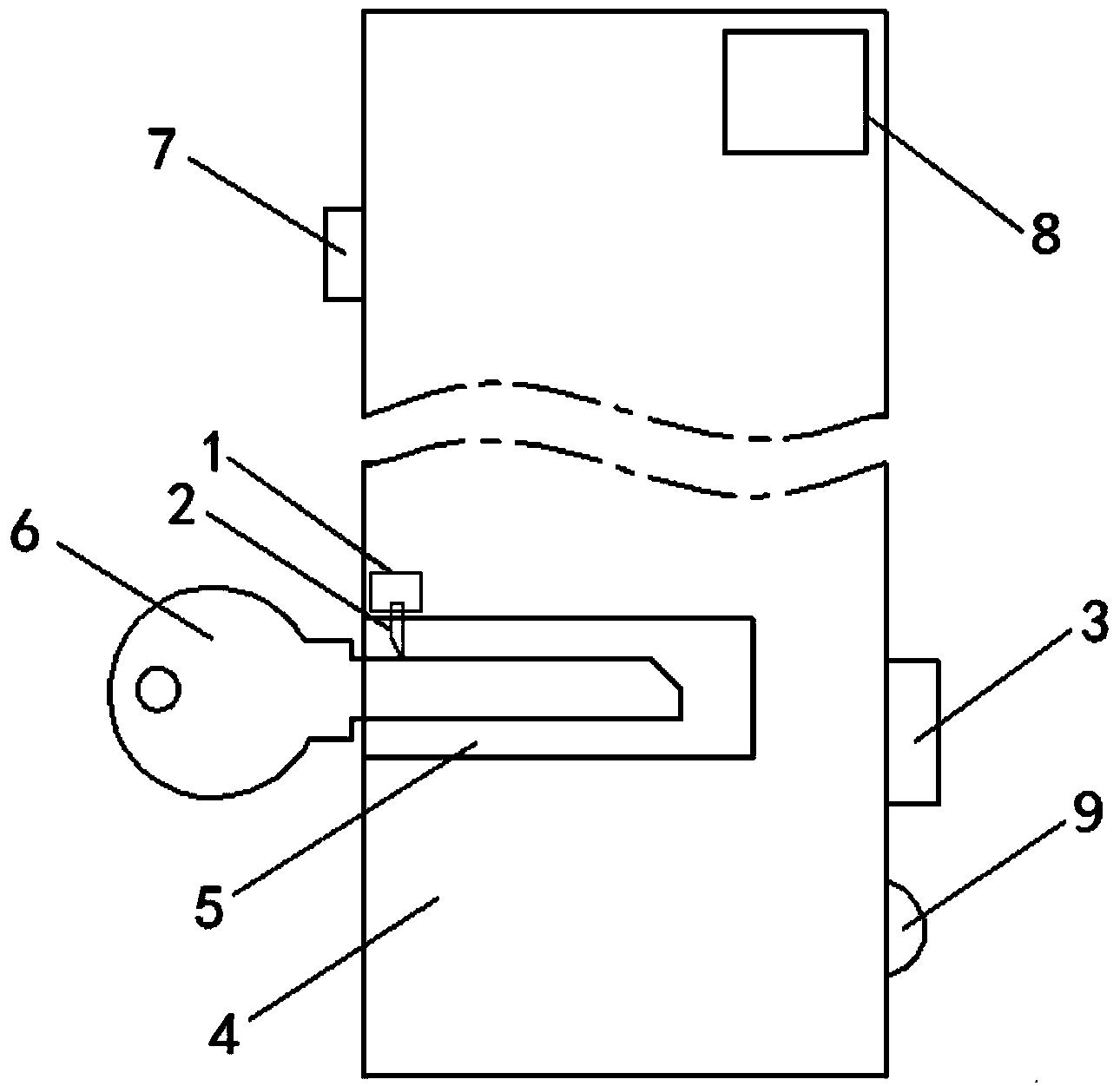 Key pullout reminding device