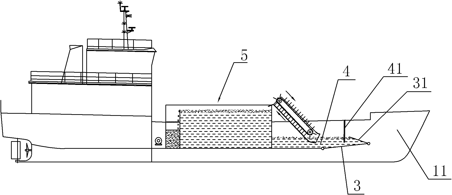Water surface floating oil recovery ship