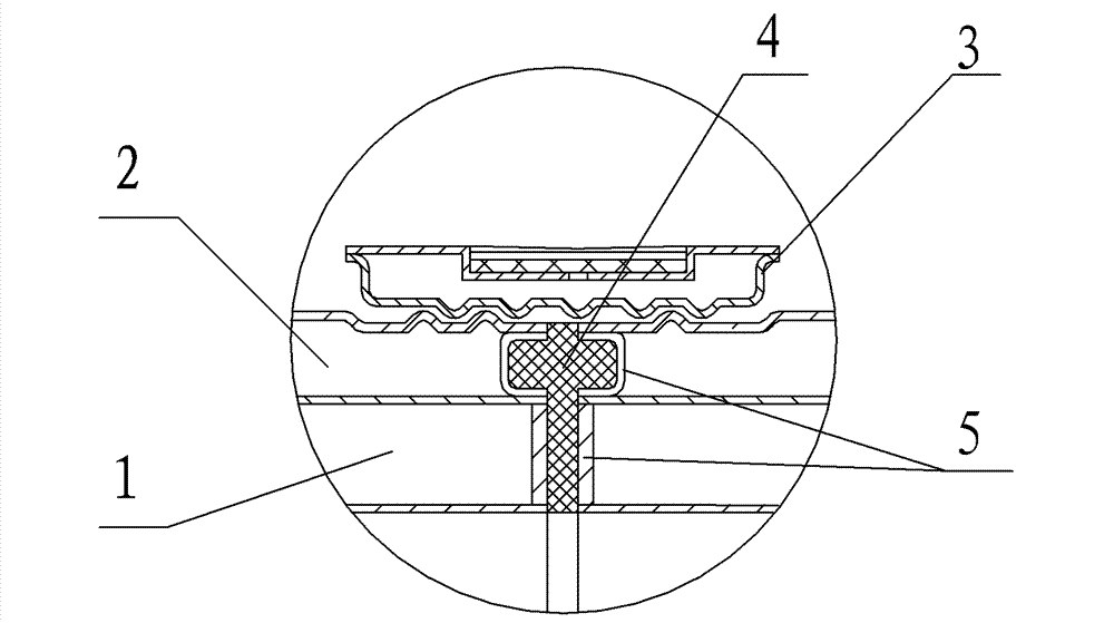 Vacuum transmission pipe and connecting structure thereof