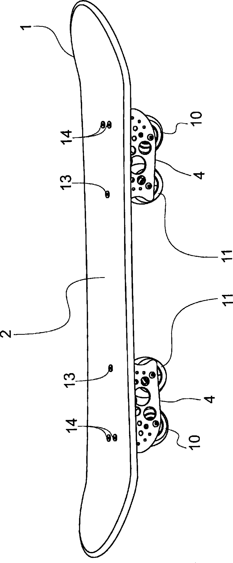 Inline skateboard with differentiated wheels