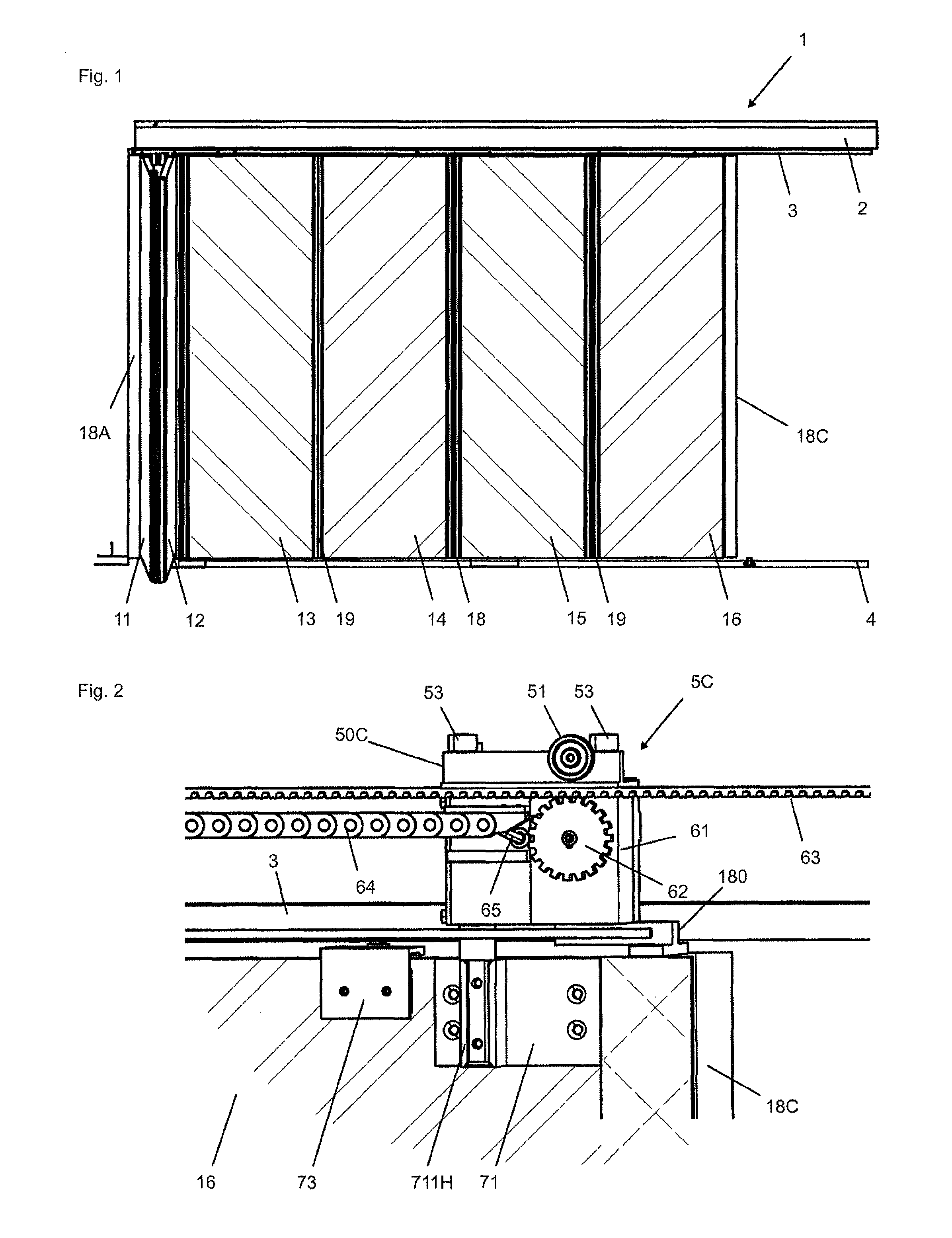 Foldable sliding wall and carriage