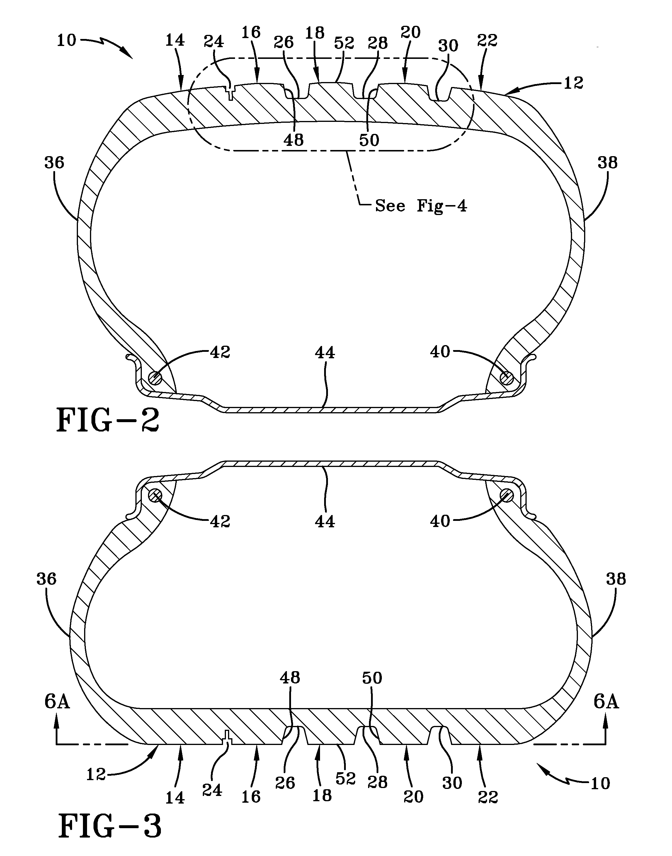 Tire tread having improved contact pressure distribution