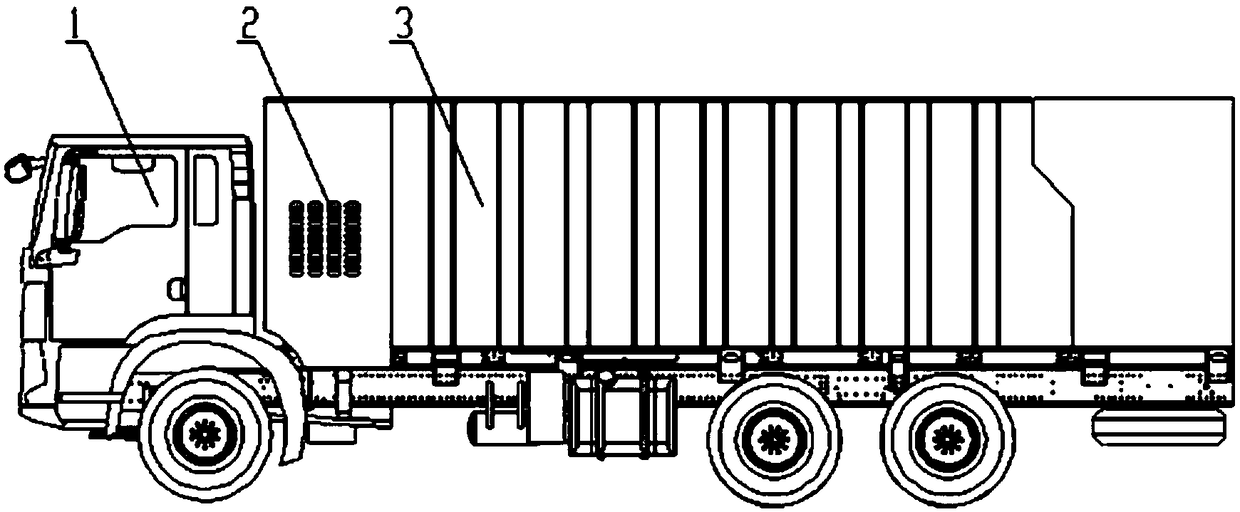 Sand throwing fire-extinguishing vehicle