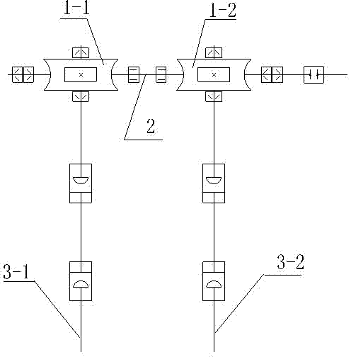 Spindle circumferential phase variation adjusting mechanism for roll forming machine
