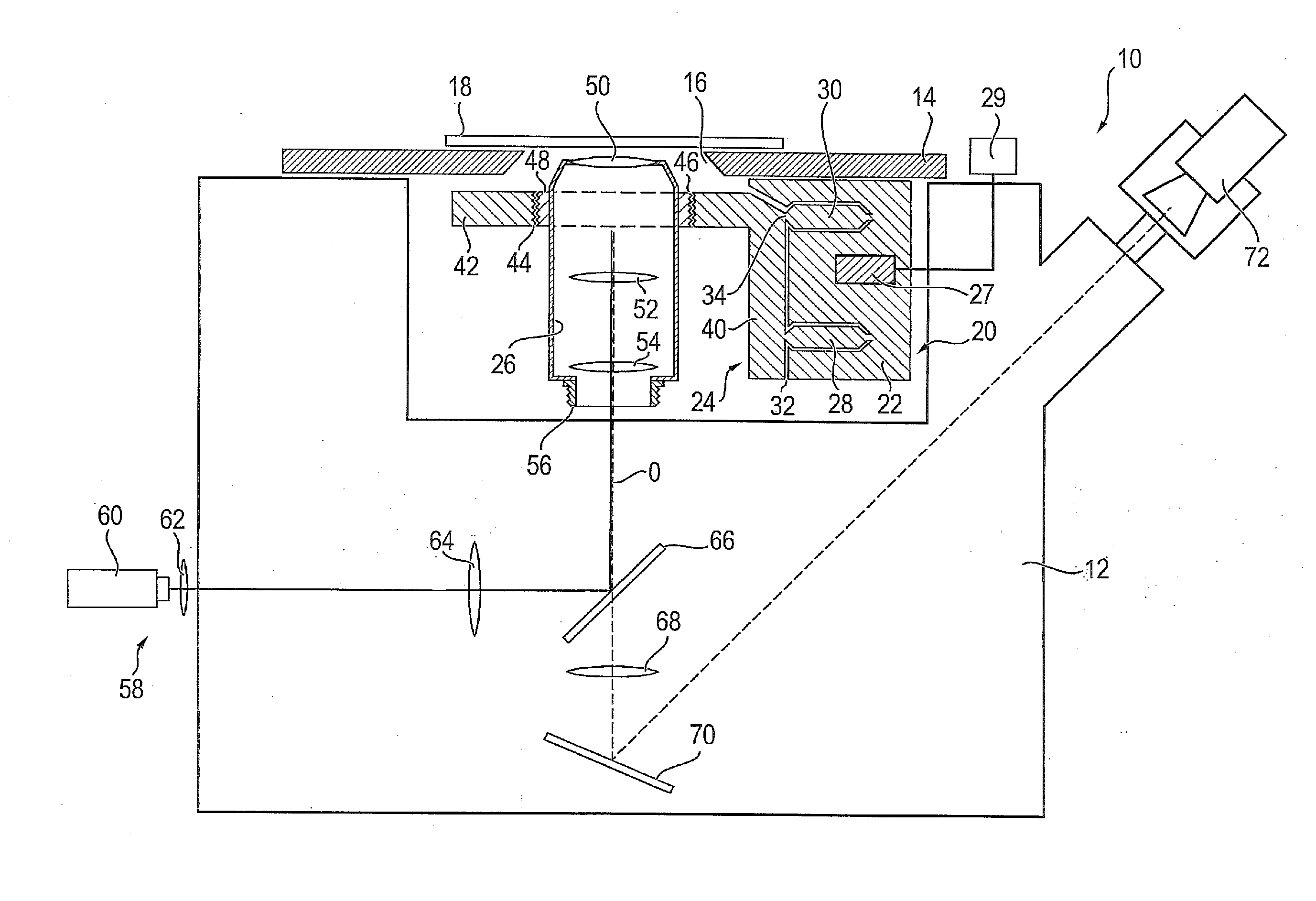Device for focusing a microscope objective on a sample