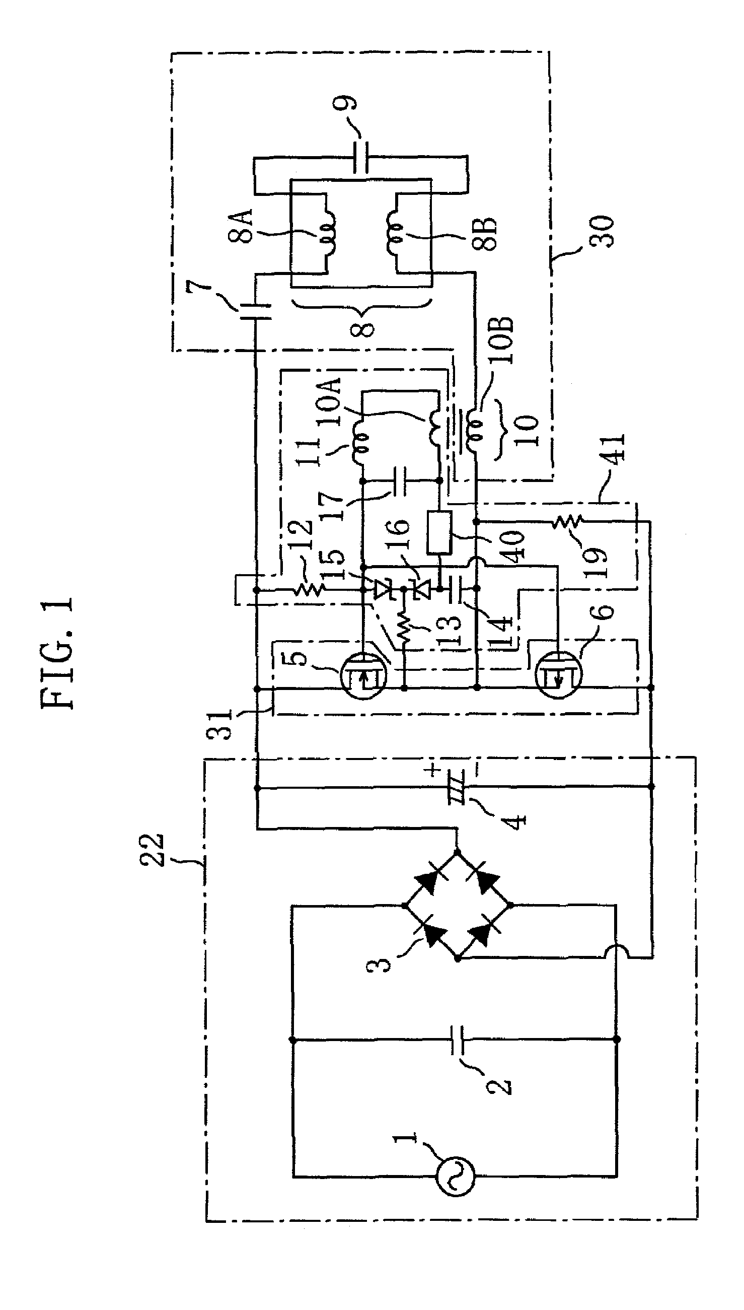 Discharge lamp operating apparatus and self-ballasted electrodeless discharge lamp