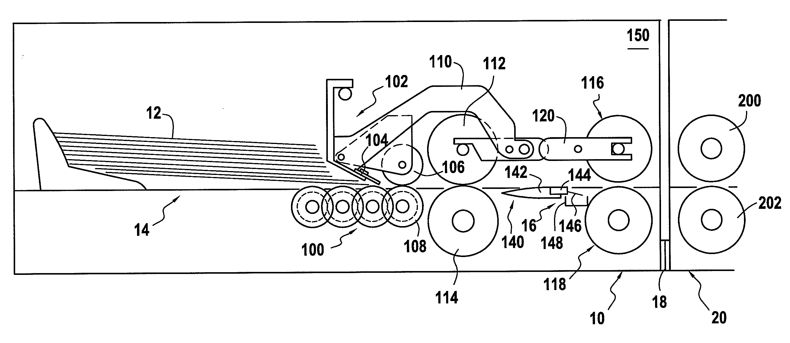 Feed module including an envelope closure device that retains water