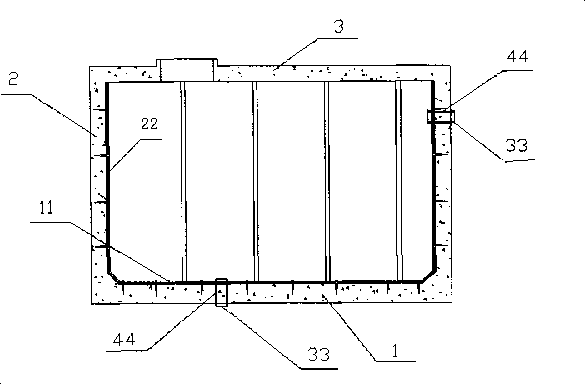 No-pollution internal-wall concrete water tank made of HDPE boards