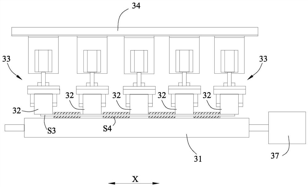 Pole piece forming device and pole piece forming method