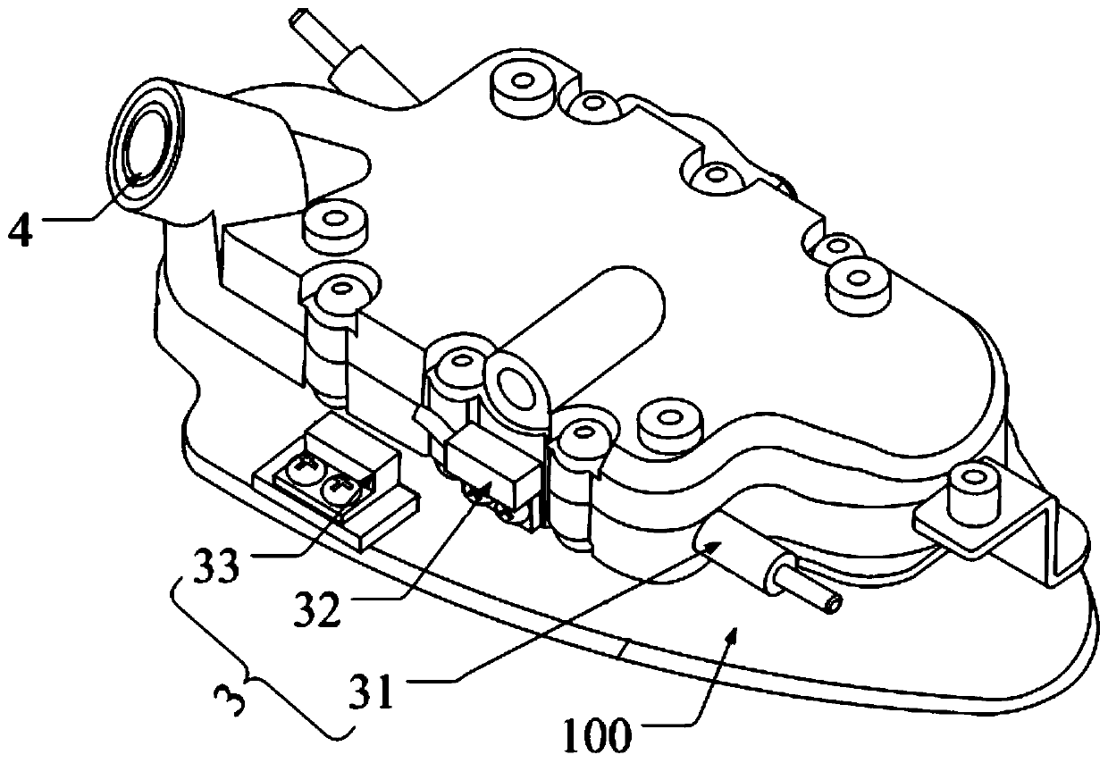 Steam iron and heating device thereof
