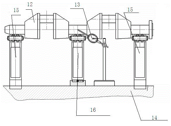 Bent axle coaxiality detecting device and detecting technology of high-power multi-cylinder internal combustion engine