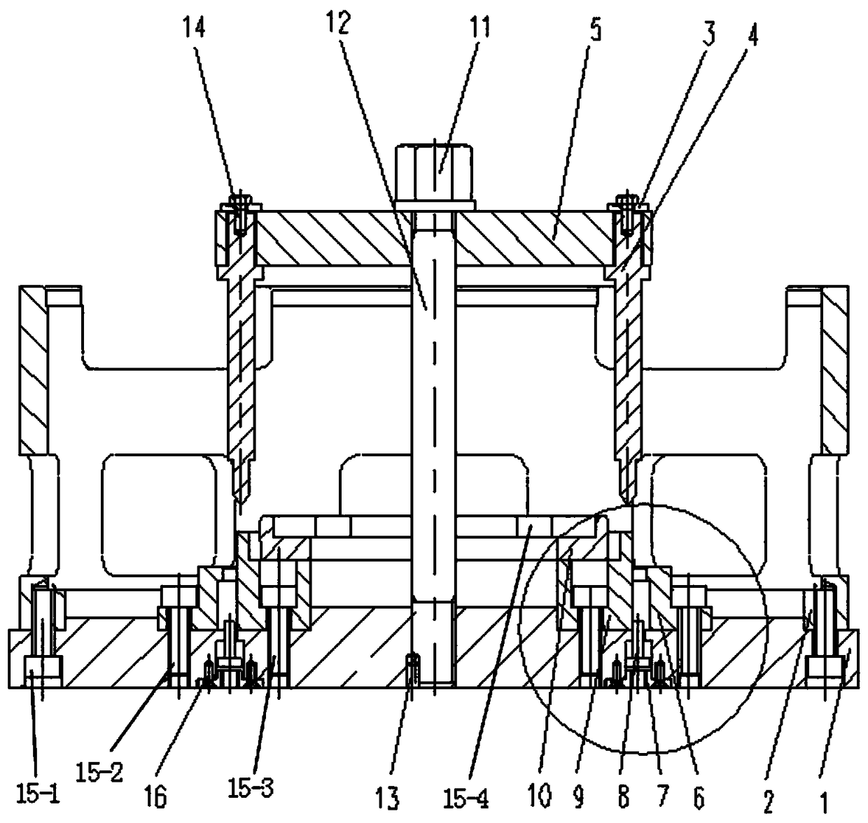 Riveting device and method for locking bearing case assembly and liner assembly