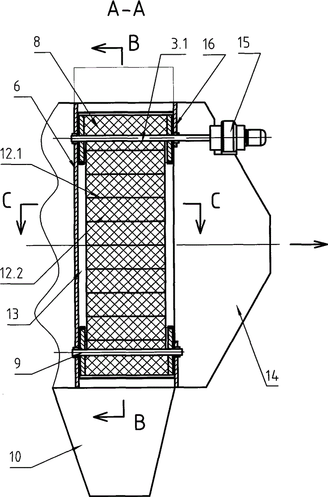 Movable electric dust removing device achieving filtration through dust collecting electrodes