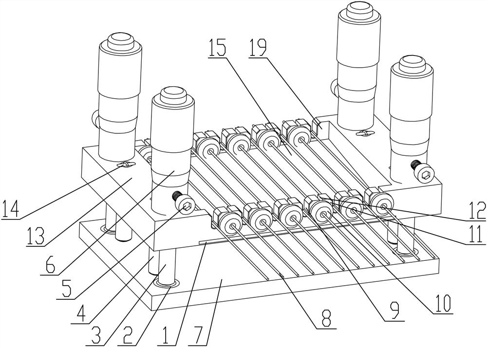 Painting mold bracket capable of flexibly adjusting levelness and adjusting method