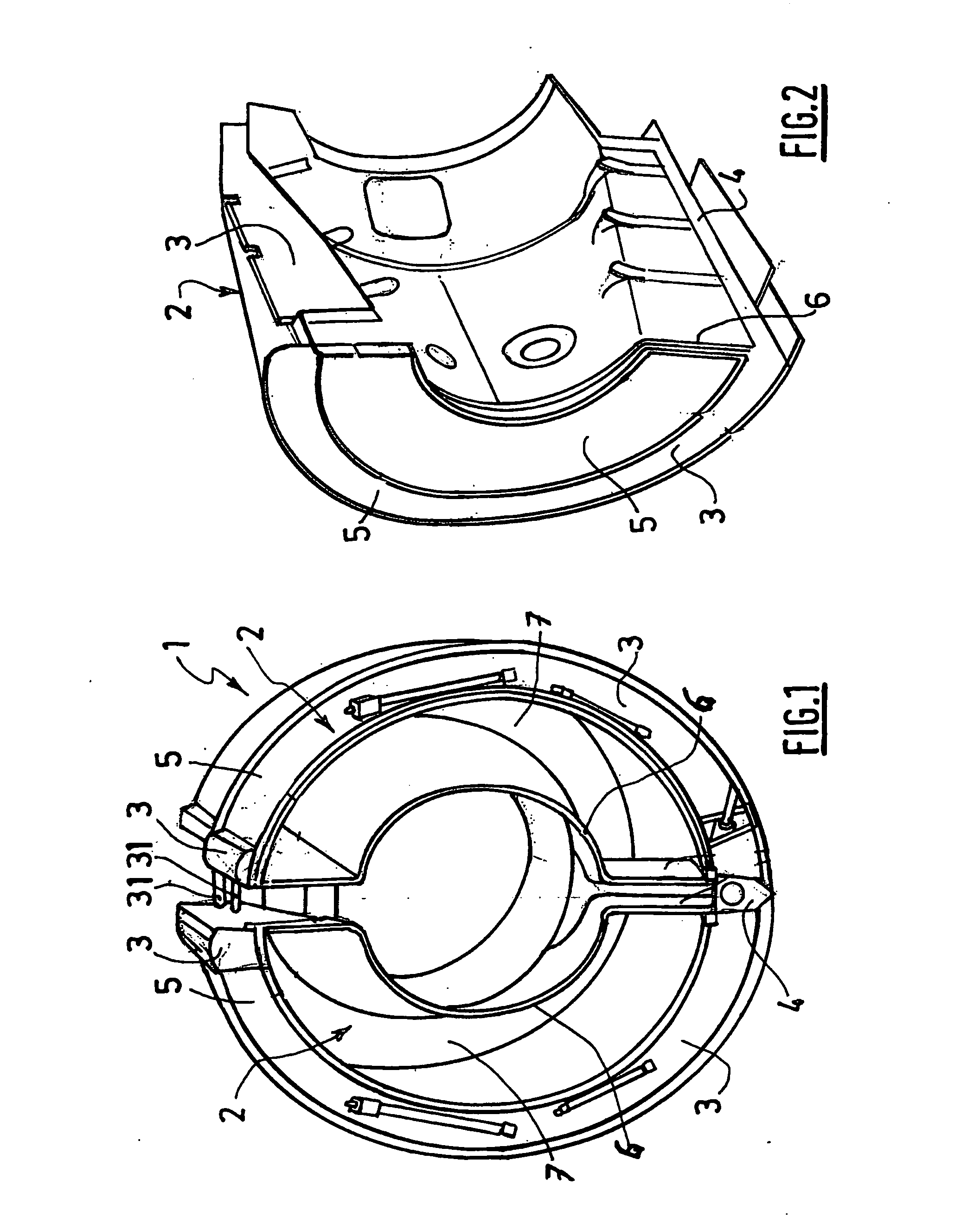 Coupling system connecting an internal structure and an external stucture of a jet engine nacelle