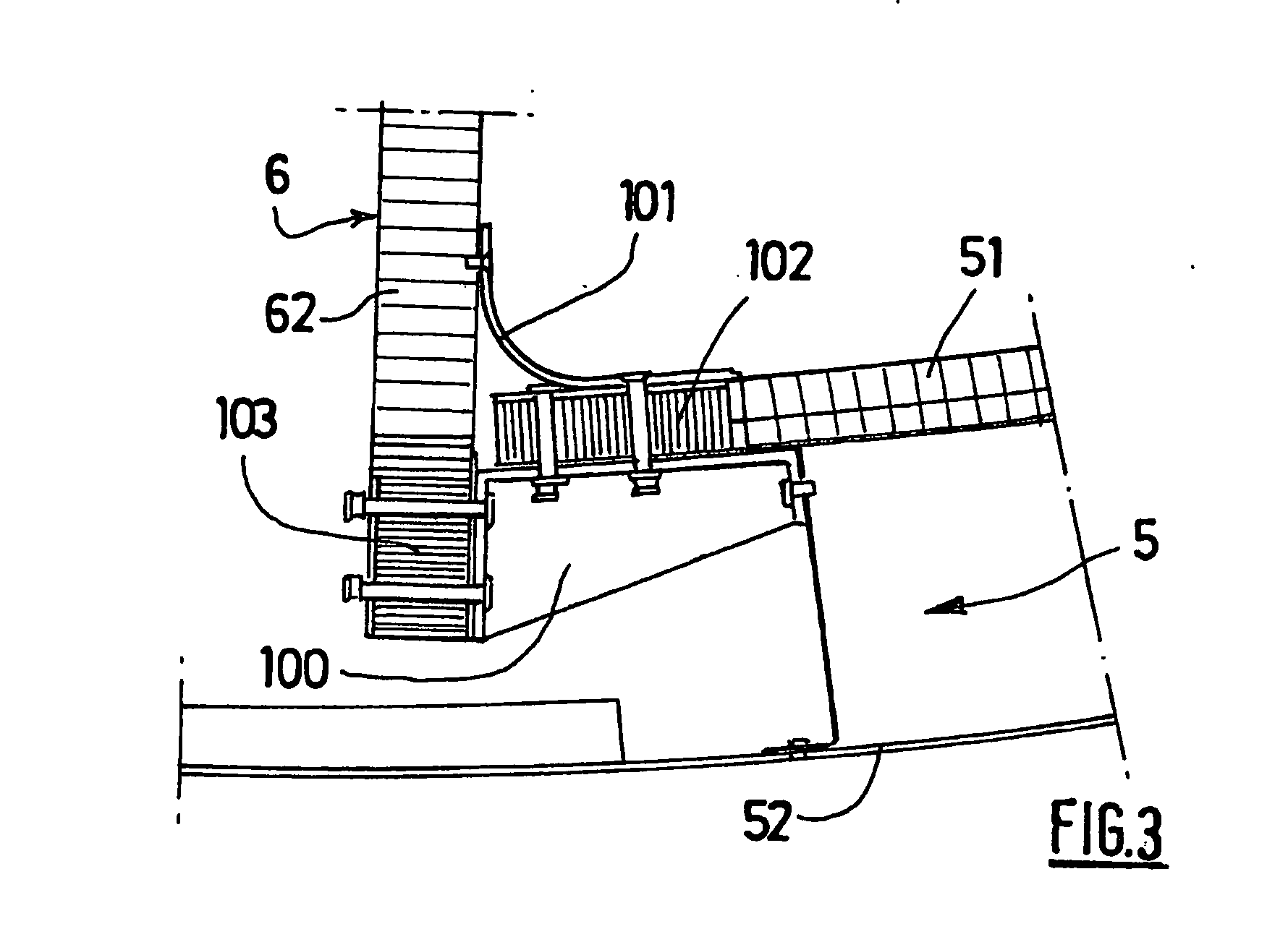 Coupling system connecting an internal structure and an external stucture of a jet engine nacelle