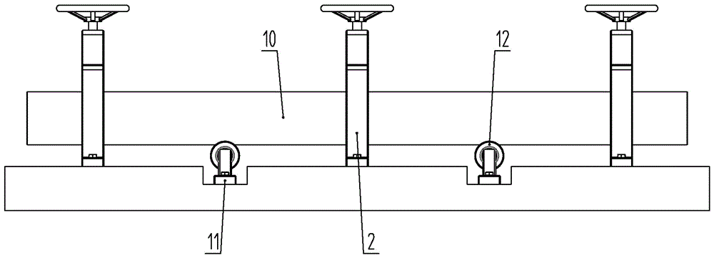 Auxiliary clamping mechanism for tubular and rod workpieces