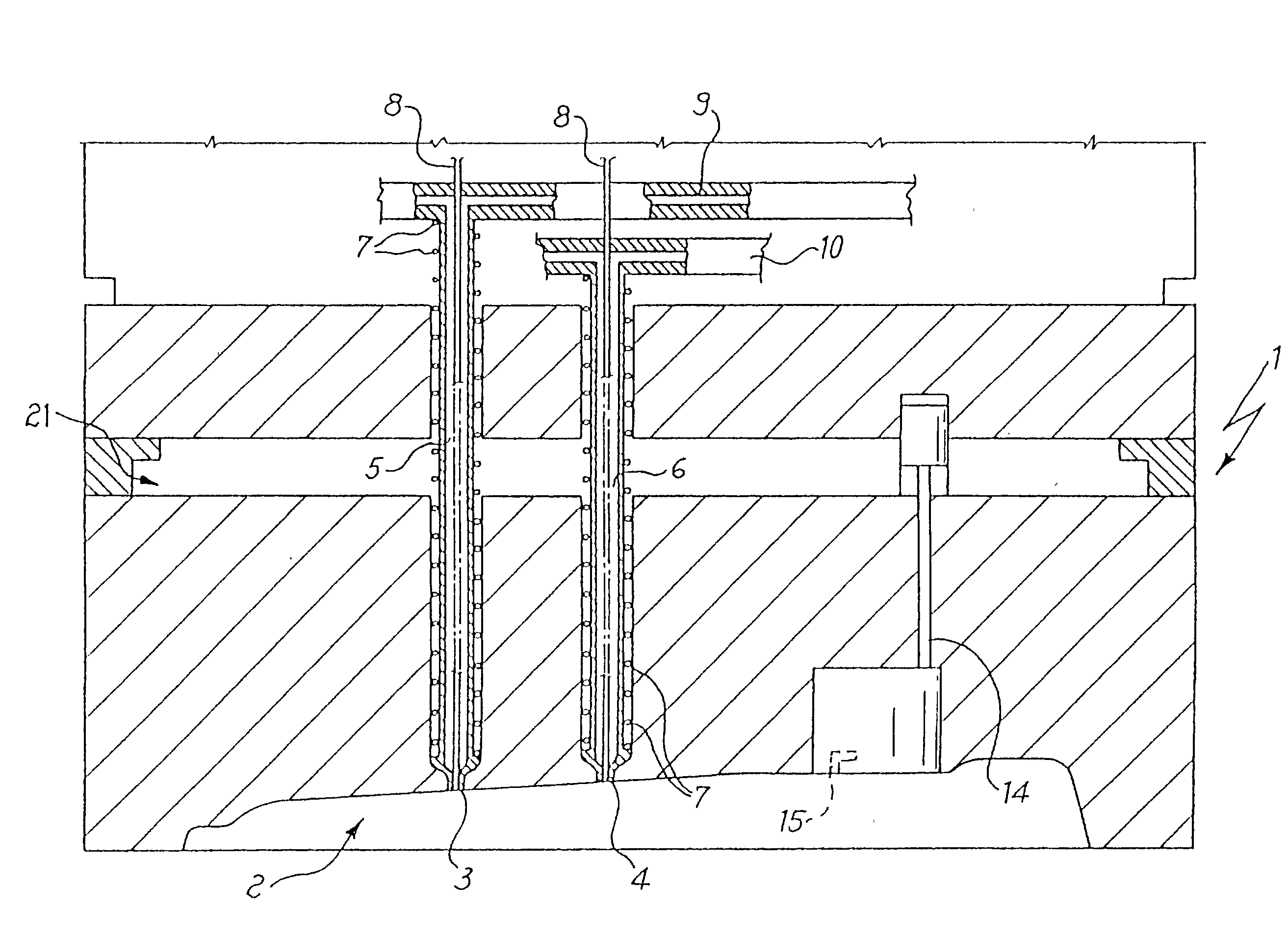 Process and device for coinjection molding multilayer products