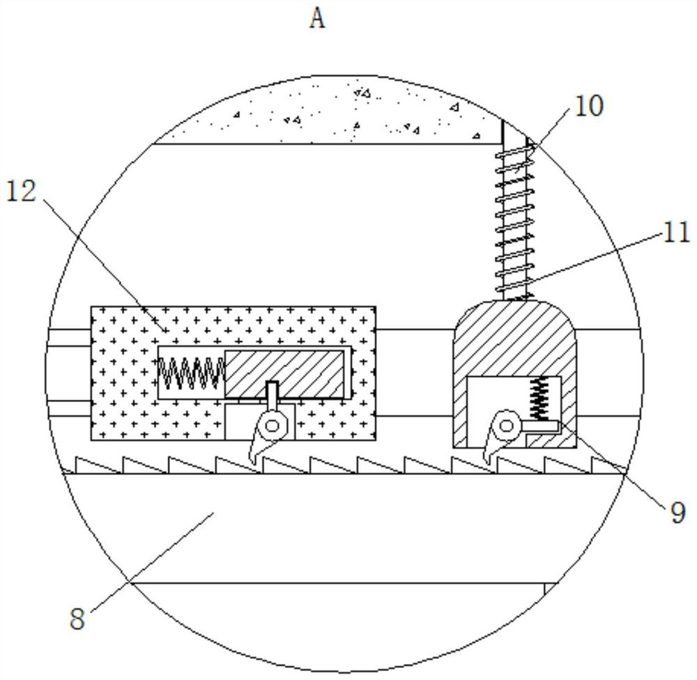 Metal plate equidistant punching device based on ratchet motion principle and punching method of metal plate equidistant punching device