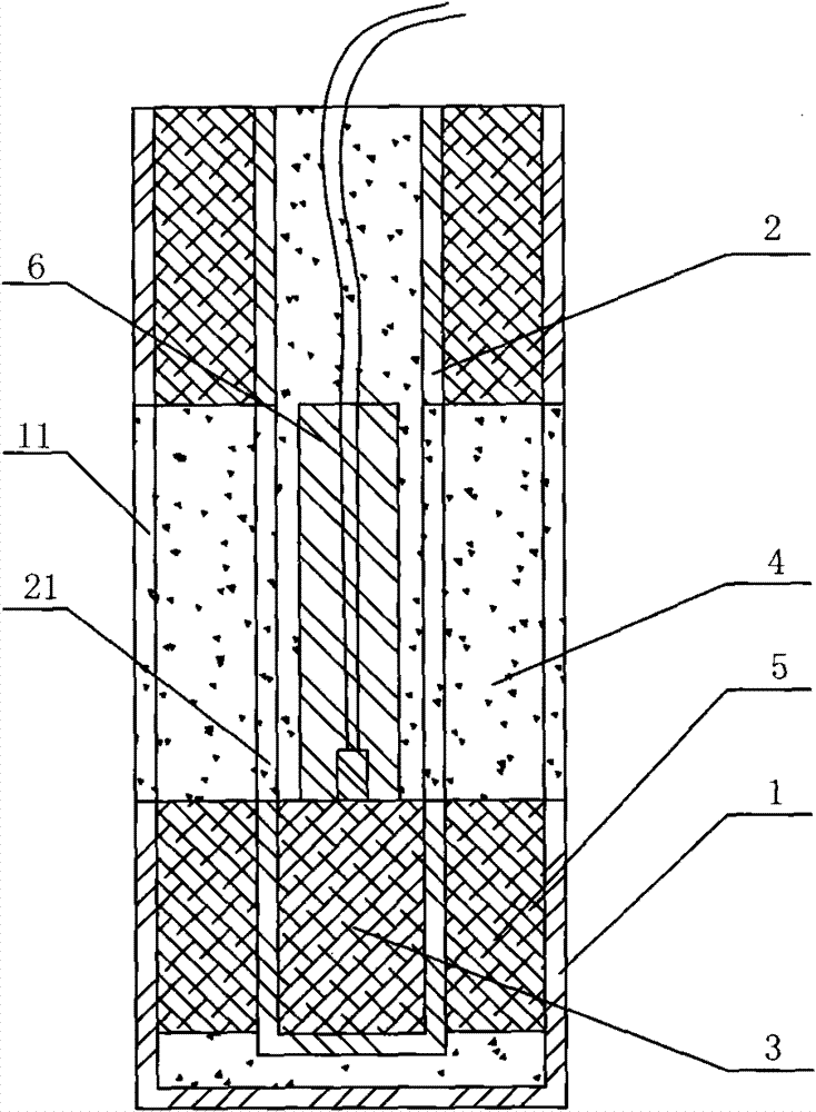 Compound energy-concentrating blasting cartridge and production method thereof
