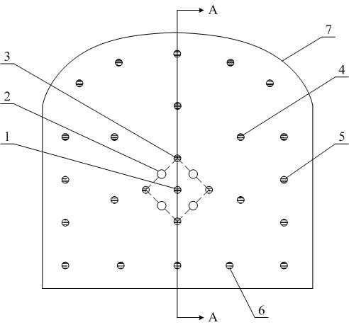 Roadway tunneling variable-diameter slotting structure and method